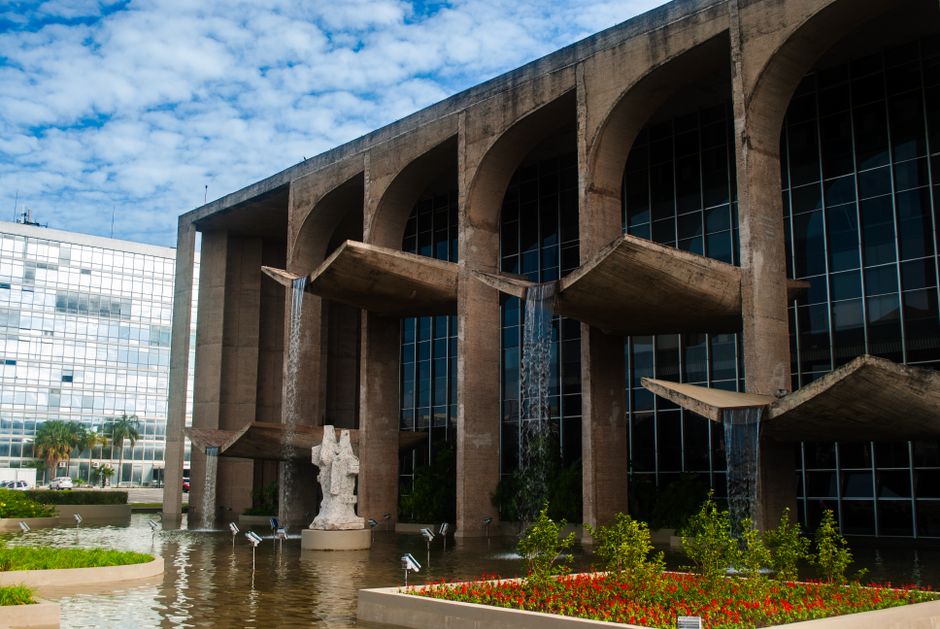 Modern architecture with water features in Brasília, reflecting the unique style of the city.